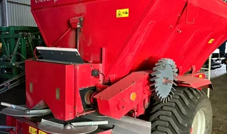 Отзыв клиента: "По нашей наводке брали и сеялки Unia, и плужки, и разбрасыватели"