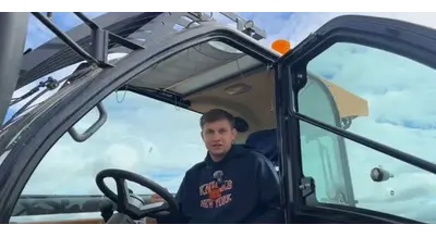 Если что-то сломалось, я сразу говорю" – тест-драйв погрузчика от блогера