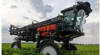 Самоходный опрыскиватель с душой дракона 