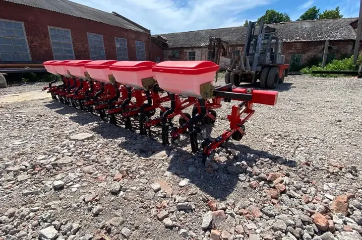 Эффективный культиватор для междурядья 45 см