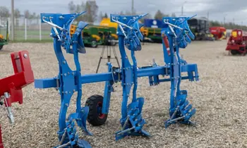 Плуг навесной оборотный ПНО-3-30 с перьевыми отвалами