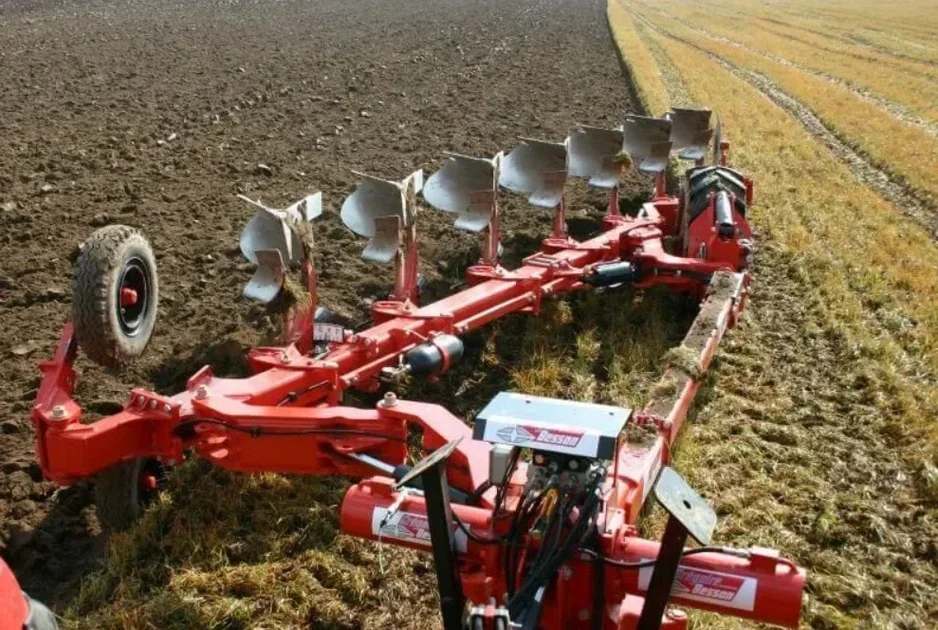 Gregoire besson 4 плуг. Плуг грегуар бессон. Плуг gregoire besson 4+1. Плуг грегуар. Плуг gregoire besson.