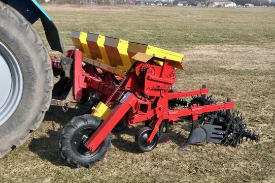 Культиватор-окучник КОН-2,8