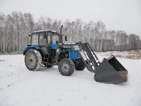 Фронтальный погрузчик TURS-2000