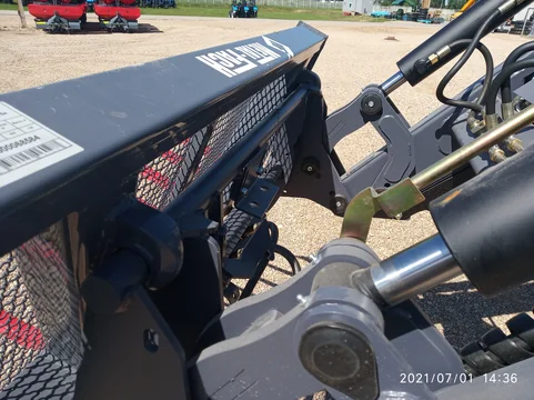 Фронтальный погрузчик TURS-2000 к тракторам ZOOMLION RS 1604-F/1304