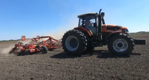 Трактор FL2004 (Stage III) 200 л. с.