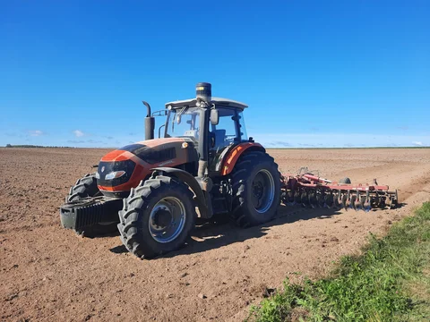 Трактор FL1804 (Stage III) 180 л.с.