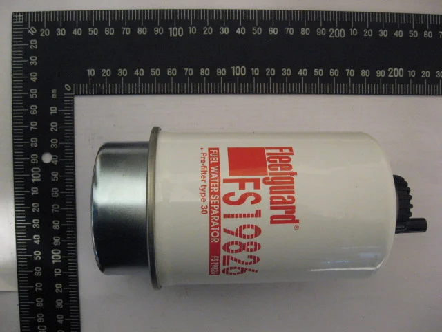Фильтр топливный водосепаратор FS19826