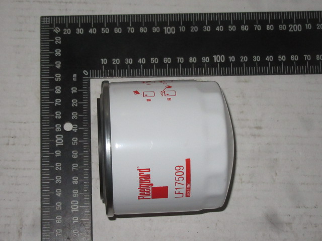 Фильтр масляный двигателя LF17509
